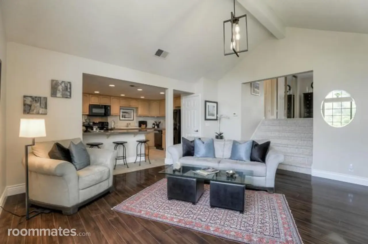 Profile photo 6 of 10