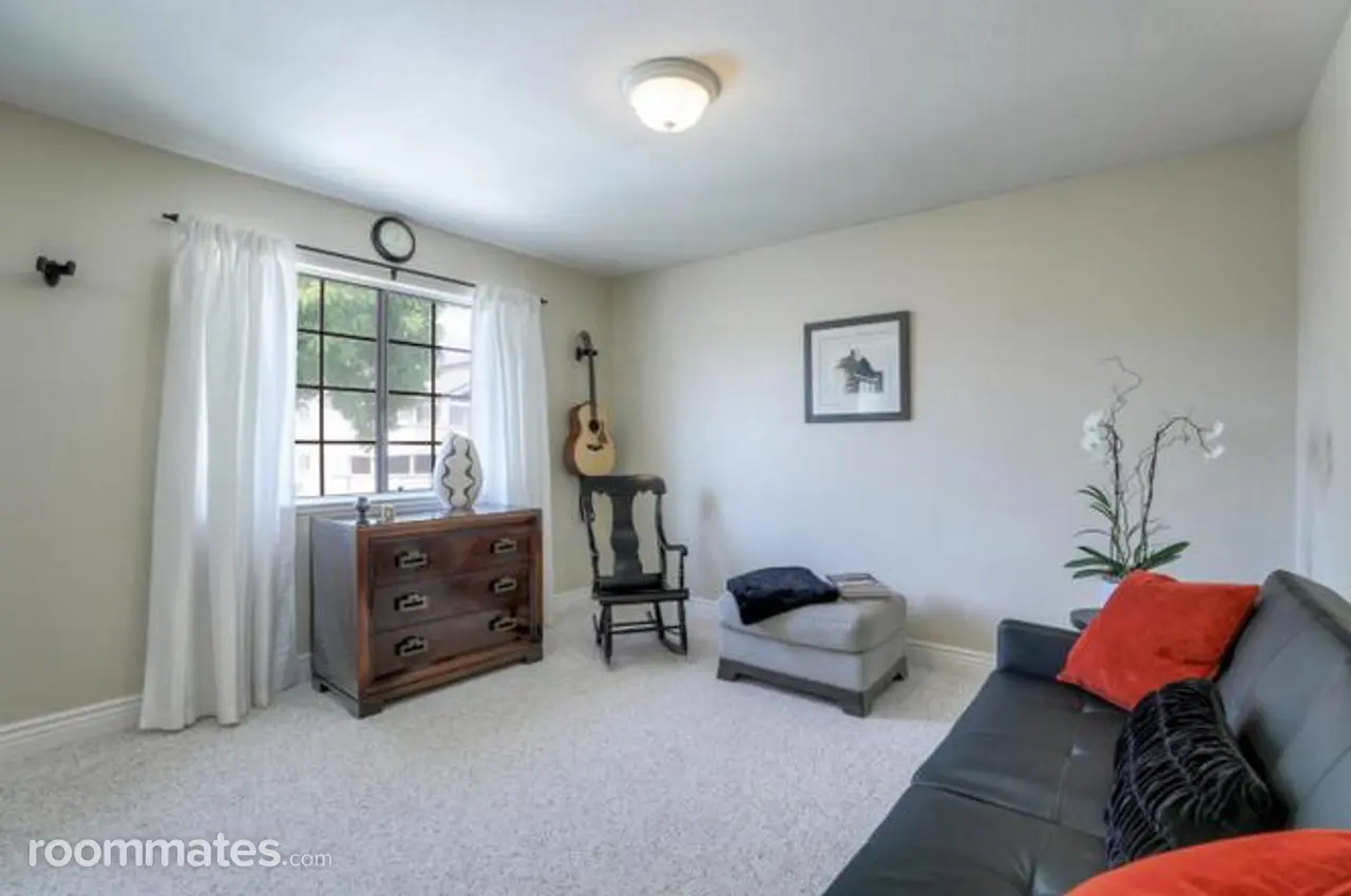 Profile photo 5 of 10