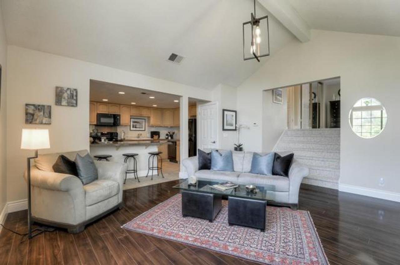 Profile photo 3 of 10