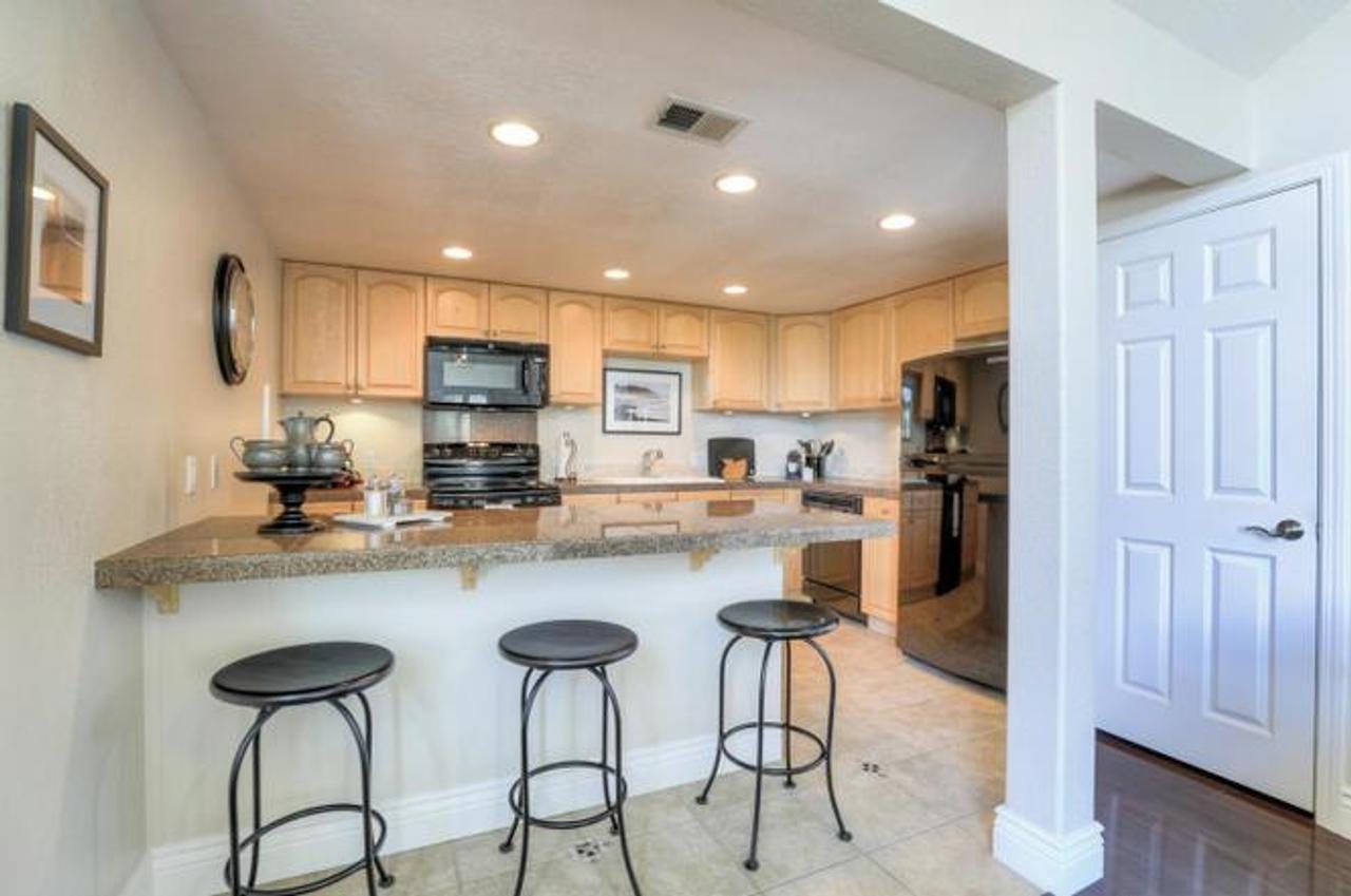 Profile photo 4 of 10