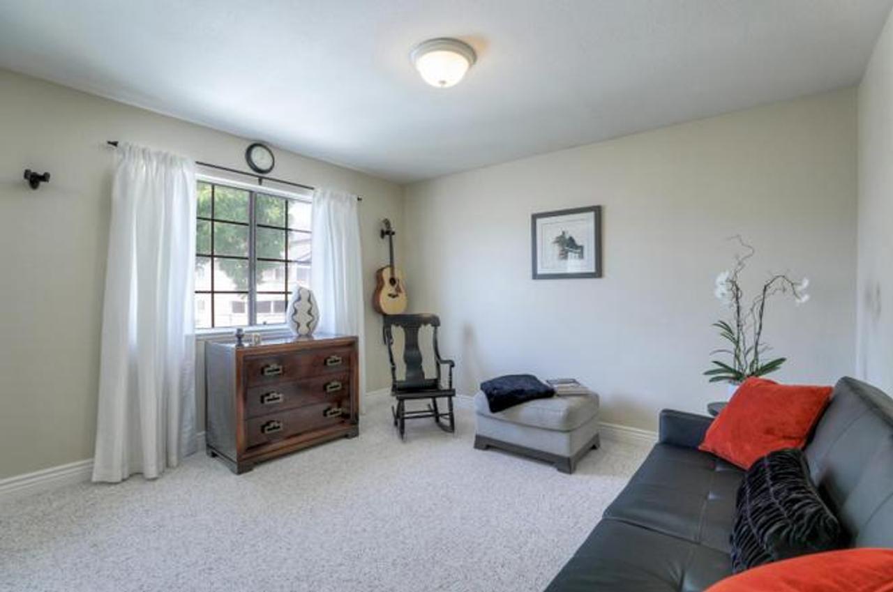 Profile photo 6 of 10