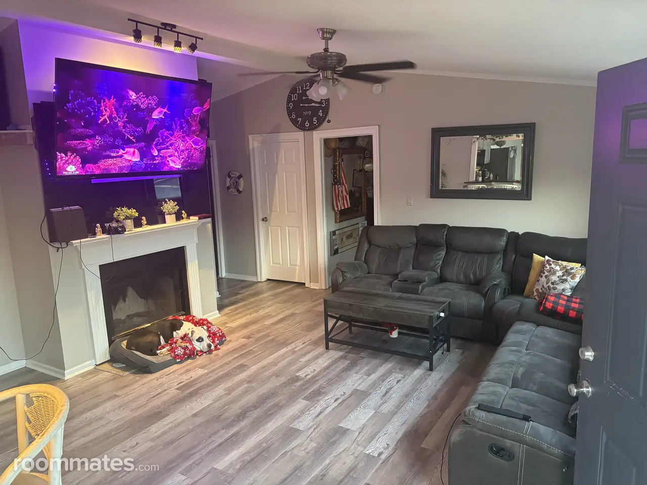 Profile photo 1 of 9