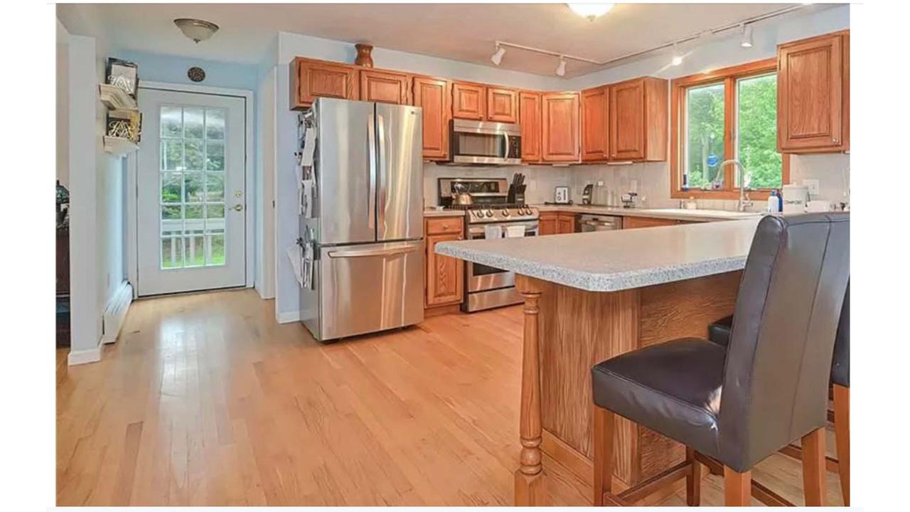 Profile photo 4 of 11