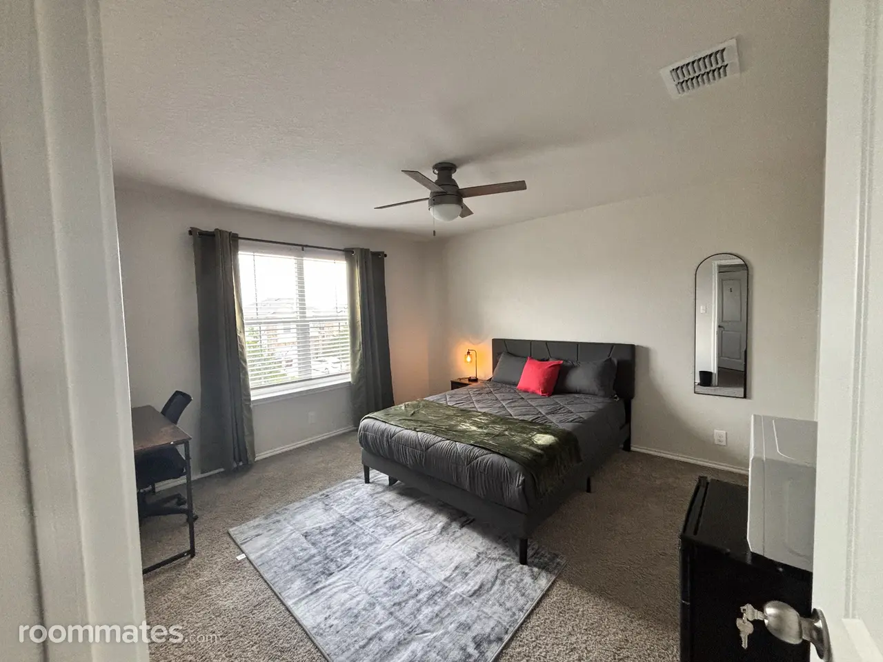 Profile photo 4 of 6