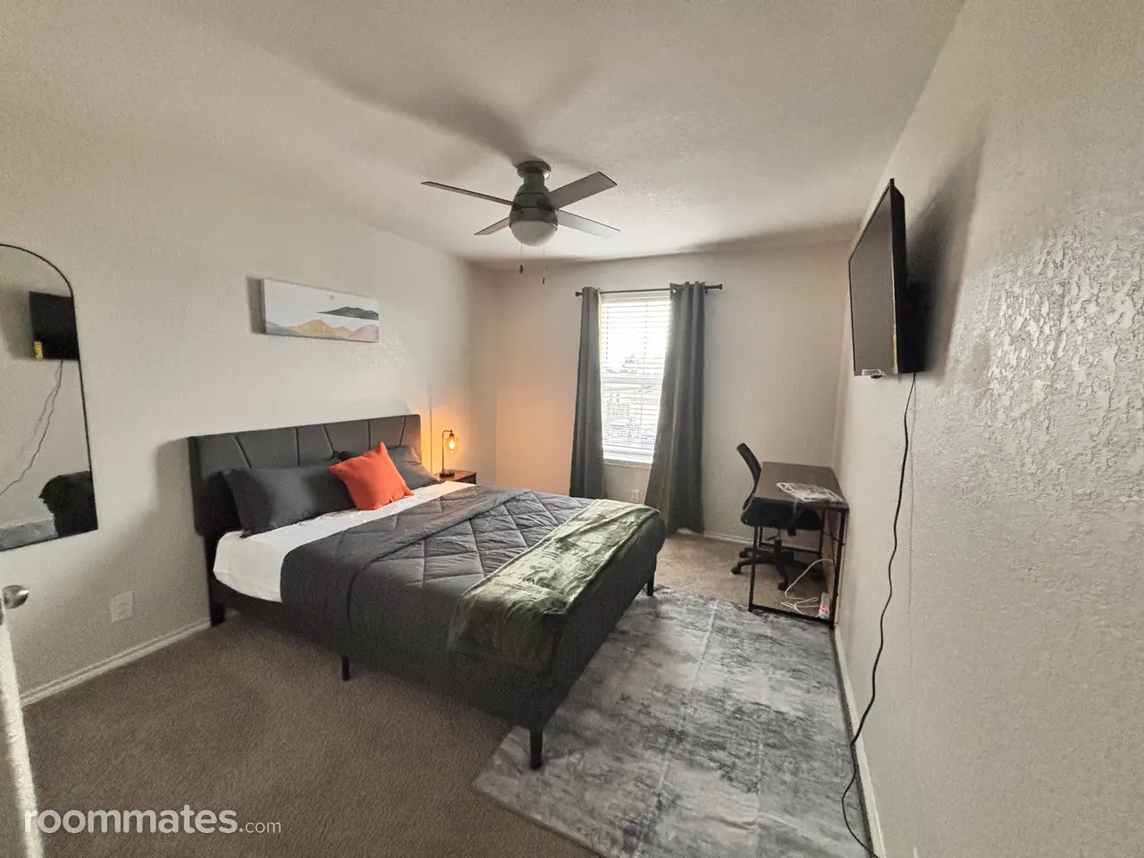 Profile photo 5 of 6