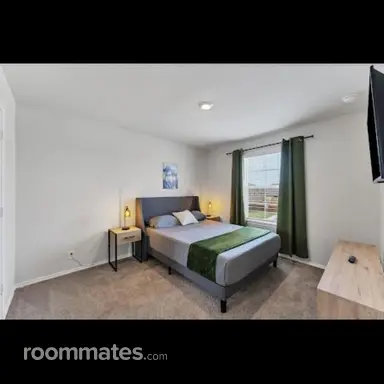 Room for rent in San Antonio, TX $550, house