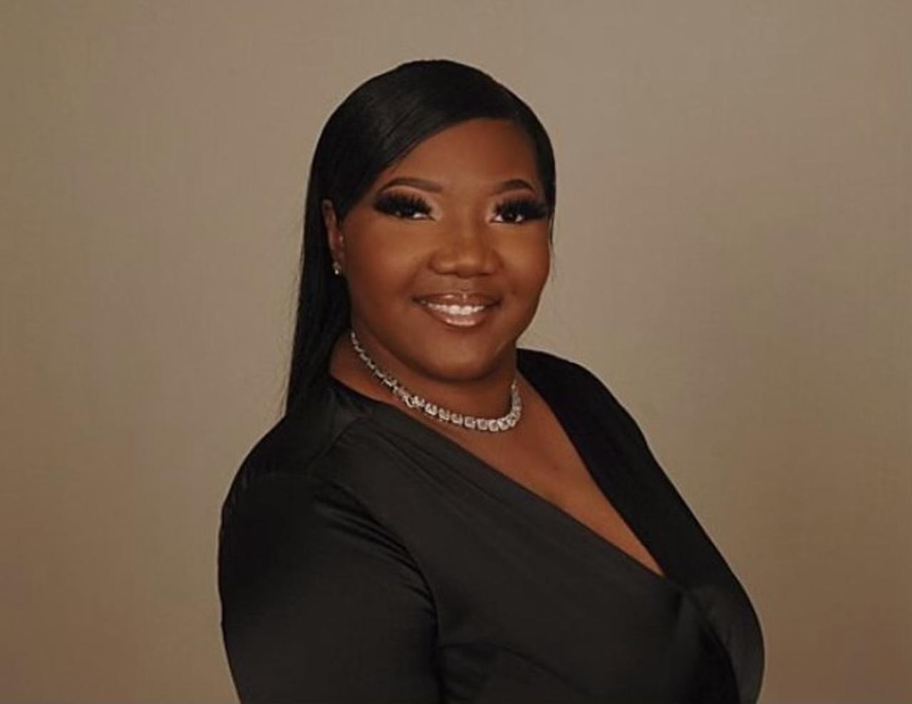 Profile photo 5 of 5