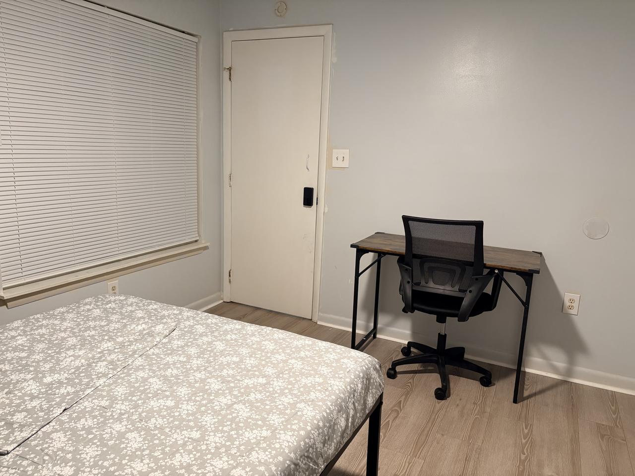 Profile photo 7 of 9