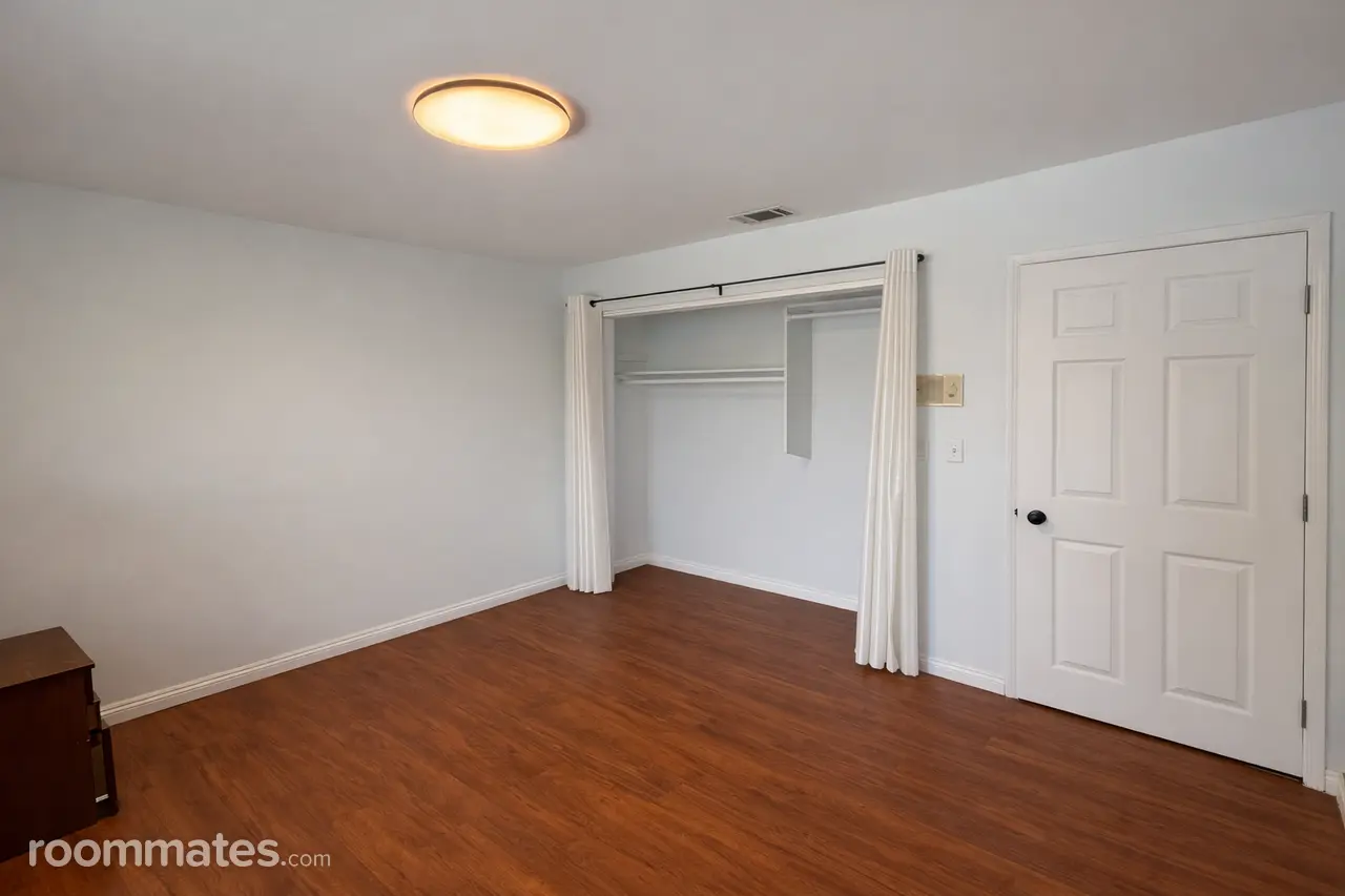 Profile photo 1 of 13