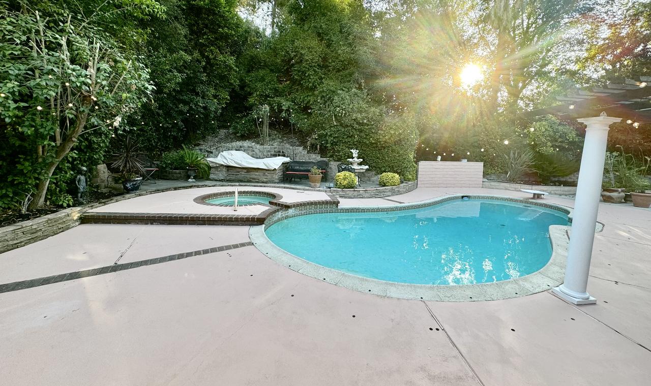 Profile photo 6 of 13