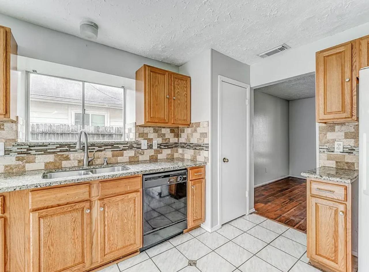 Profile photo 5 of 9