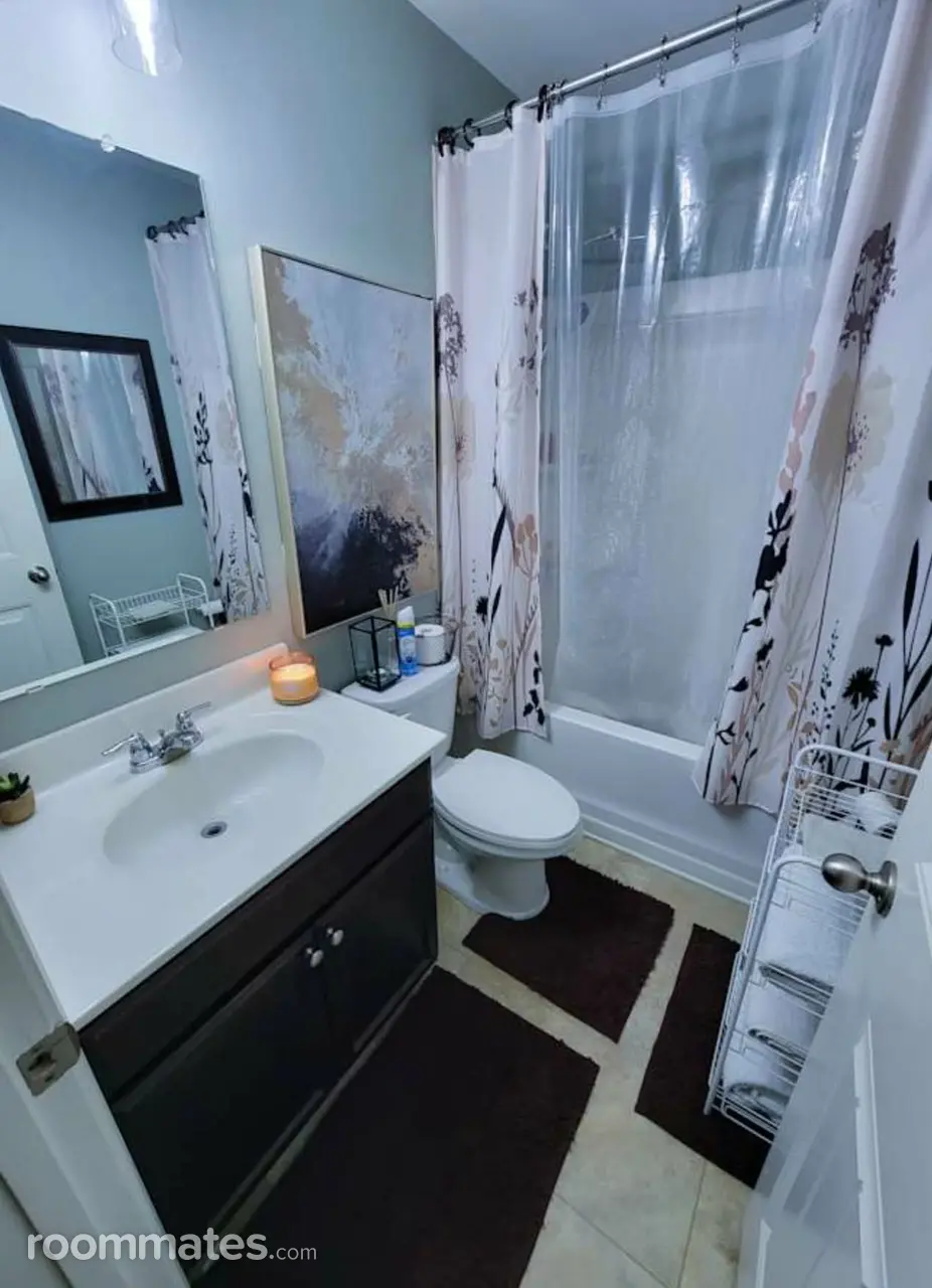 Profile photo 4 of 10