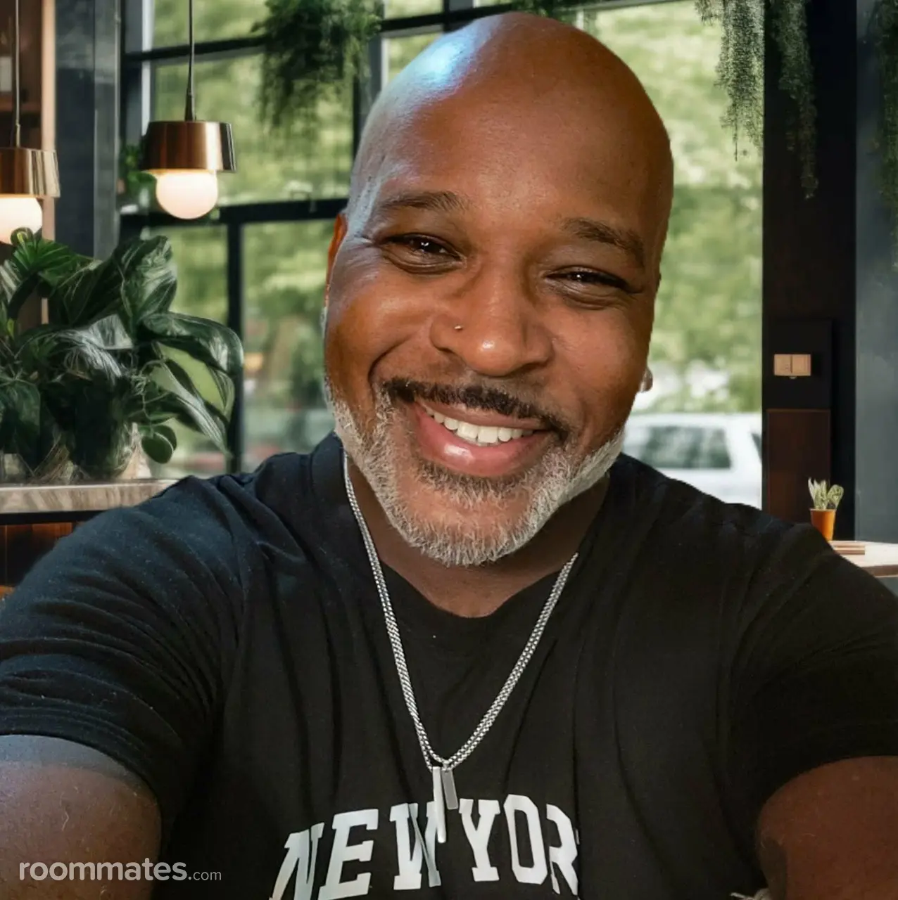 Profile photo 10 of 10