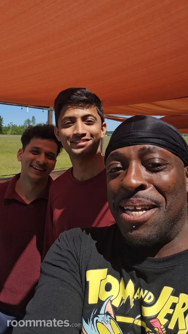 Profile photo 8 of 8