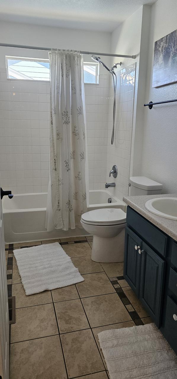 Profile photo 7 of 16