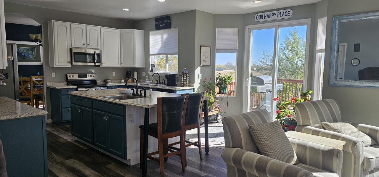 Profile photo 3 of 16