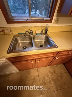 Room for rent in Portland, OR $800, house