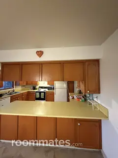 Room for rent in Portland, OR $800, house