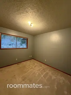 Room for rent in Portland, OR $800, house