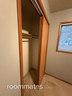 Room for rent in Portland, OR $800, house