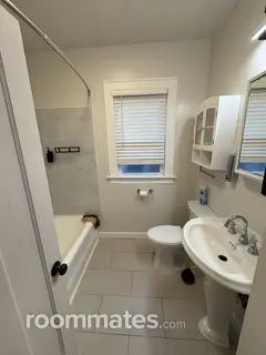 Room for rent in Chicago, IL $800, house