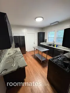 Room for rent in Chicago, IL $800, house