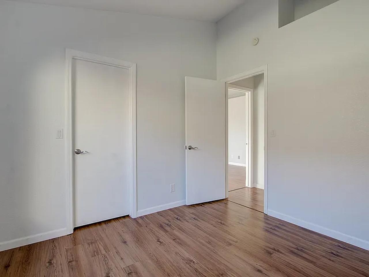 Profile photo 7 of 9