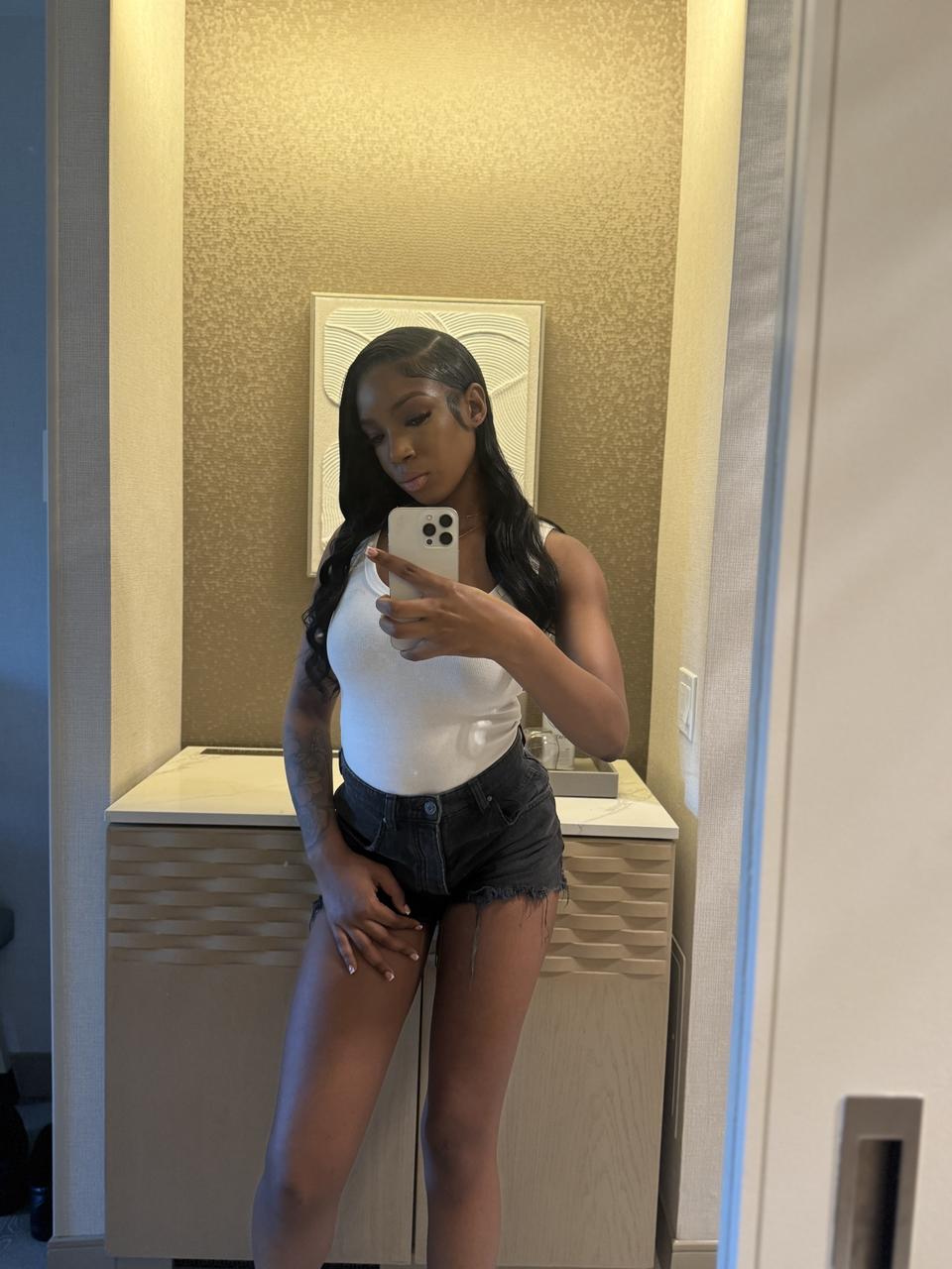 Profile photo 4 of 4