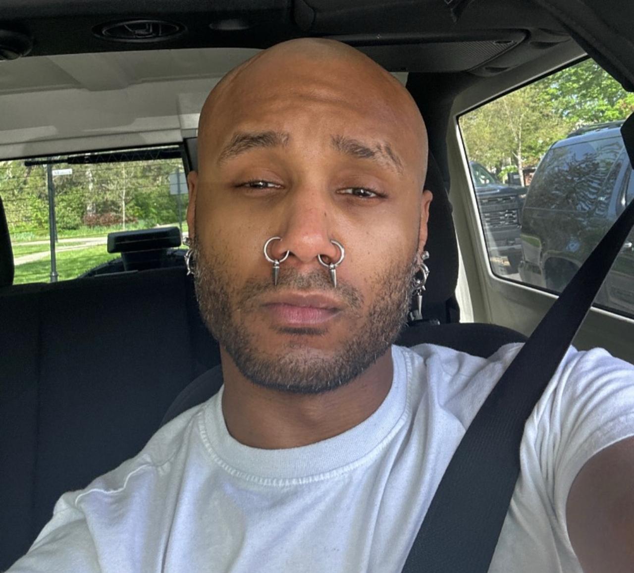 Profile photo 3 of 9