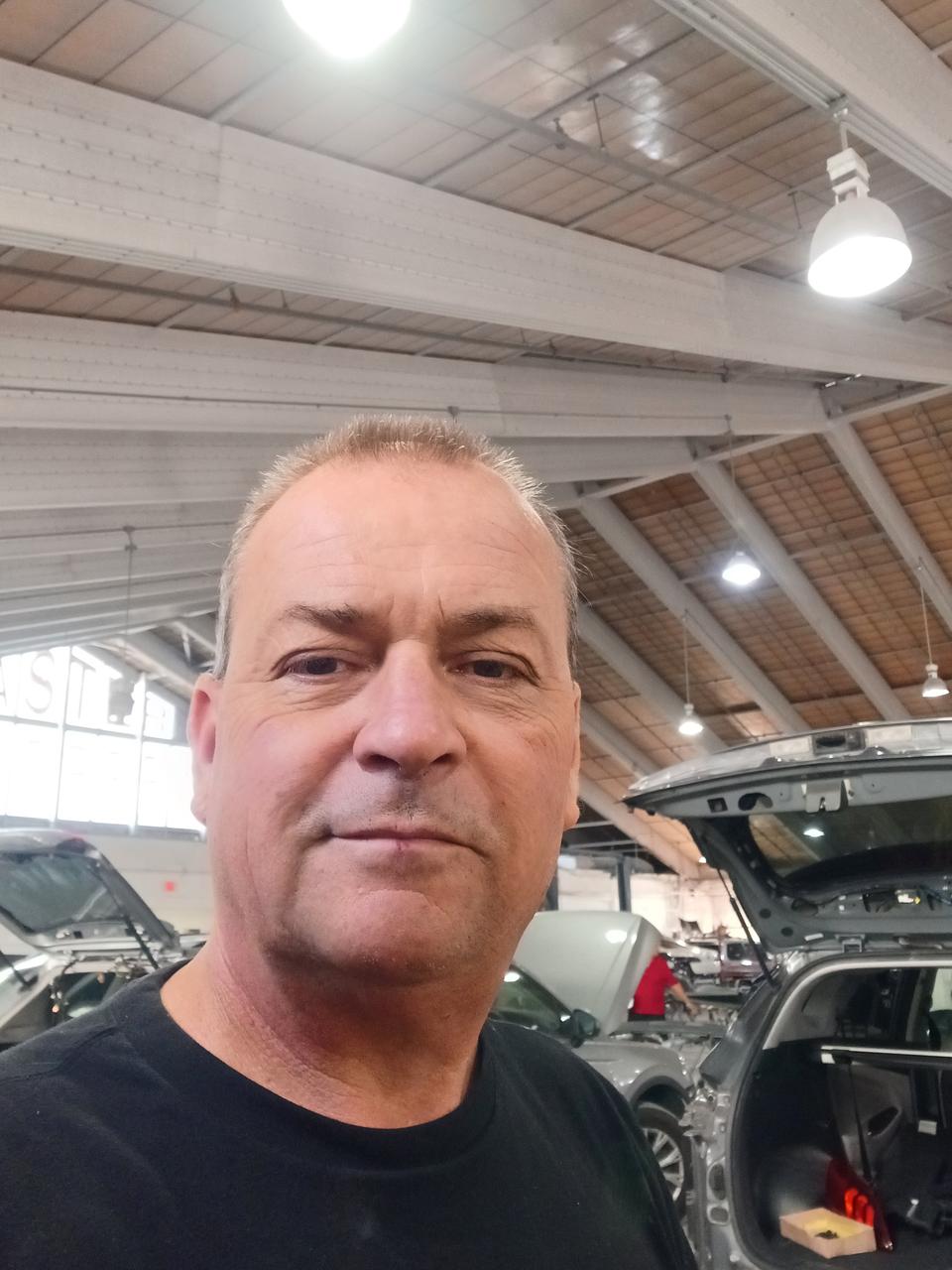 Profile photo 7 of 7