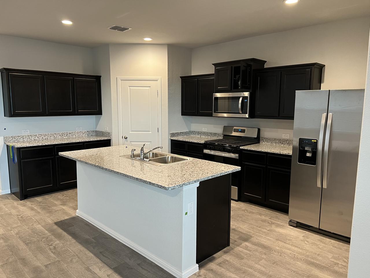 Profile photo 3 of 4