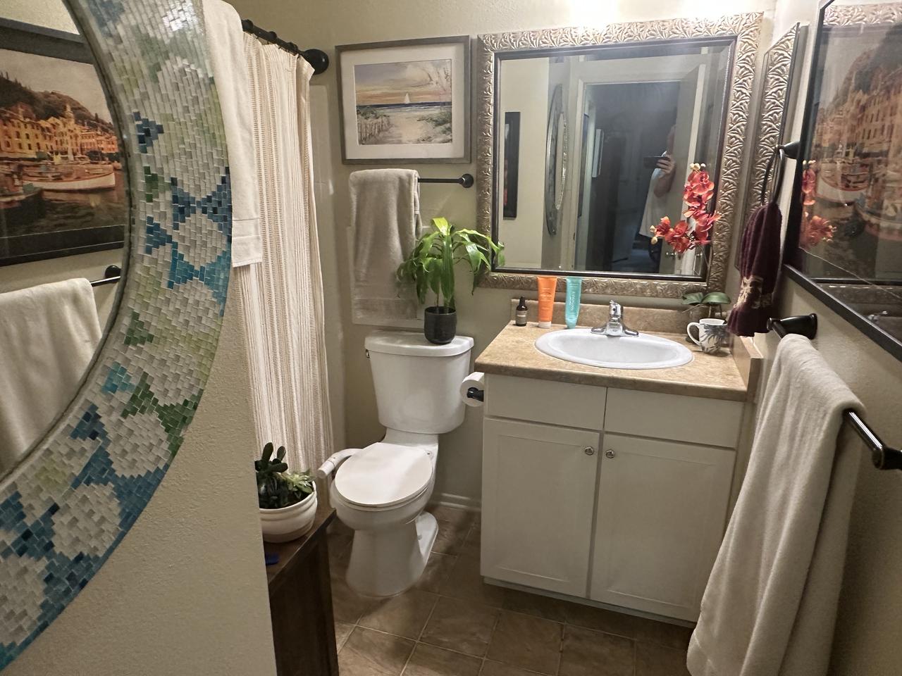 Profile photo 9 of 12