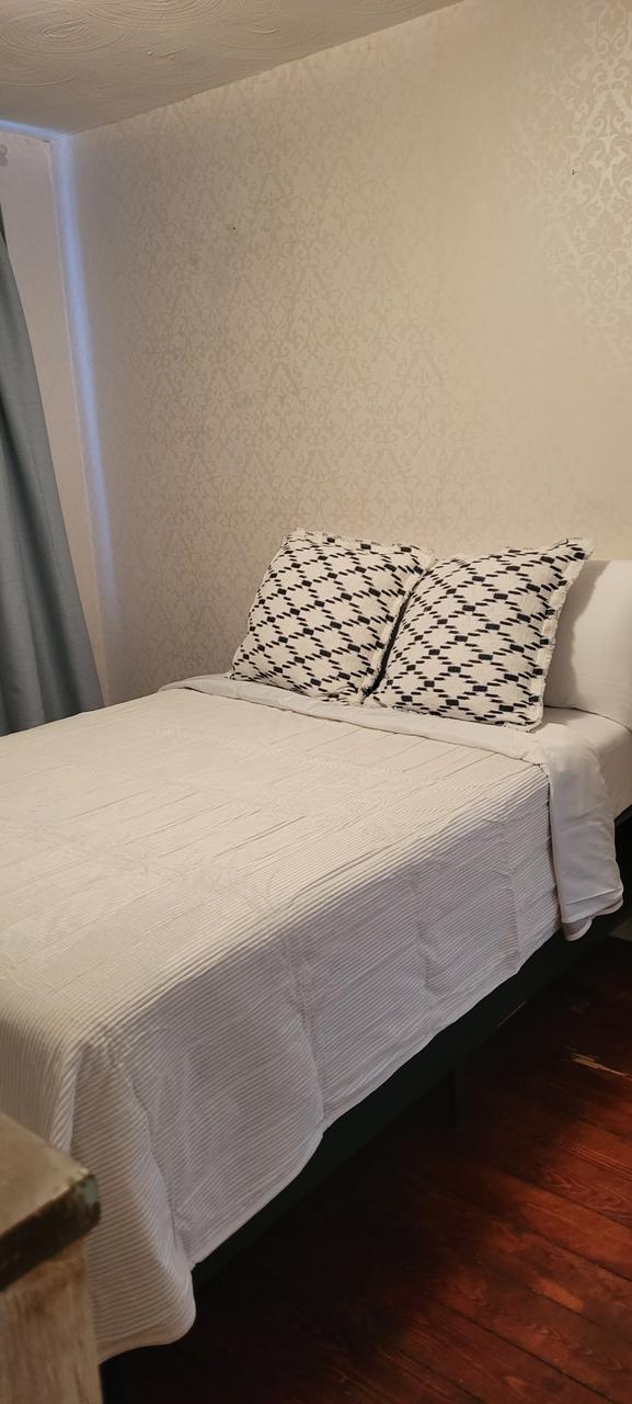 Profile photo 4 of 8