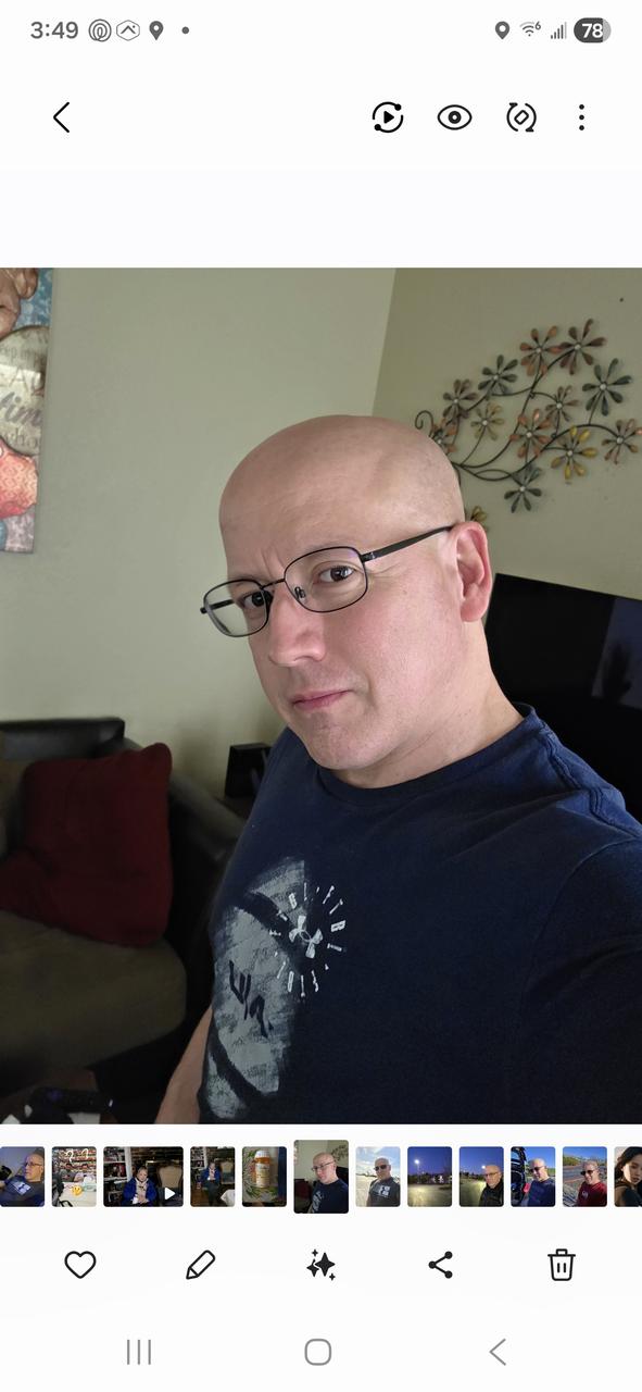 Profile photo 7 of 7