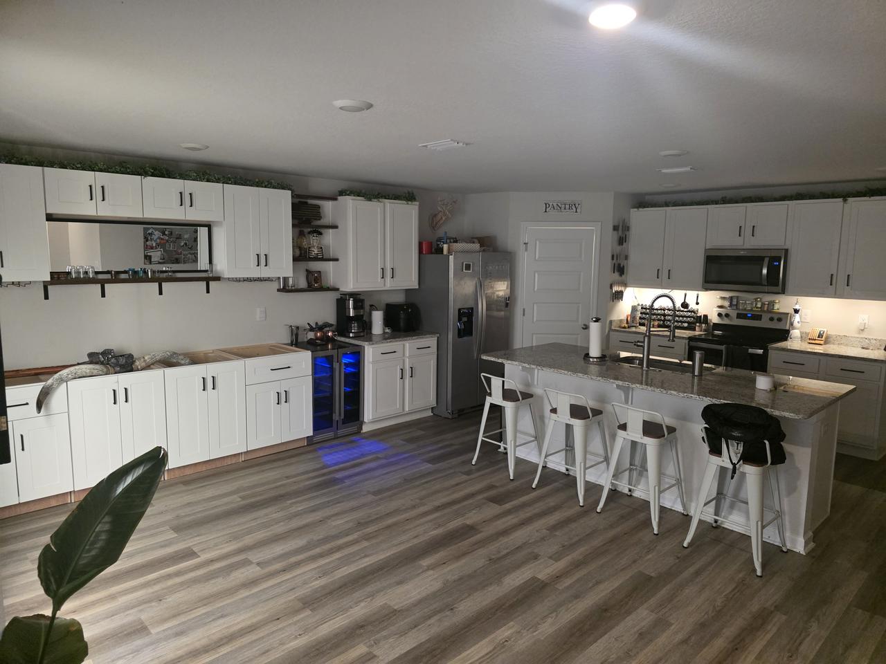 Profile photo 8 of 17