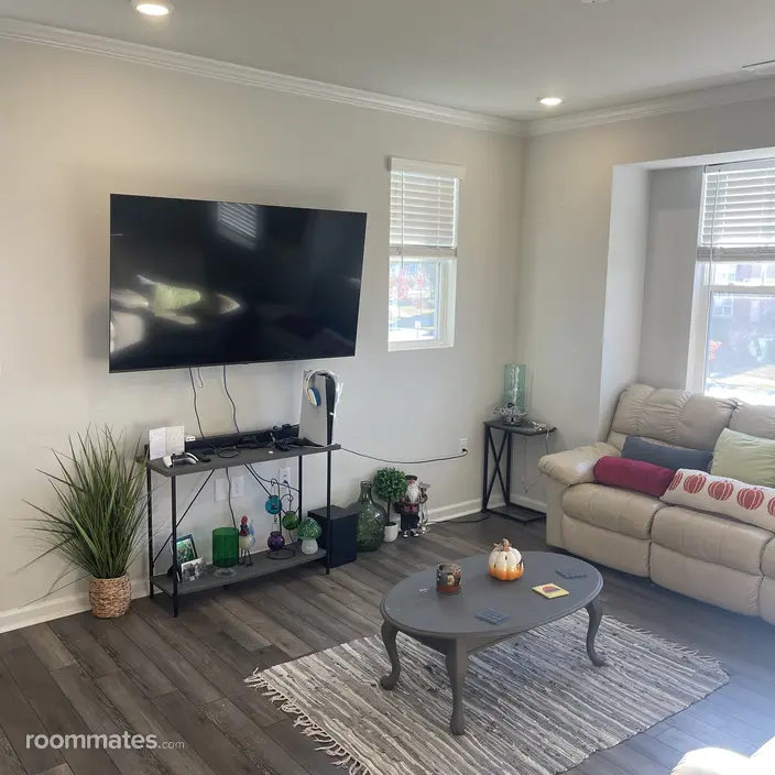 Room for rent in Raleigh, NC $850, townhouse