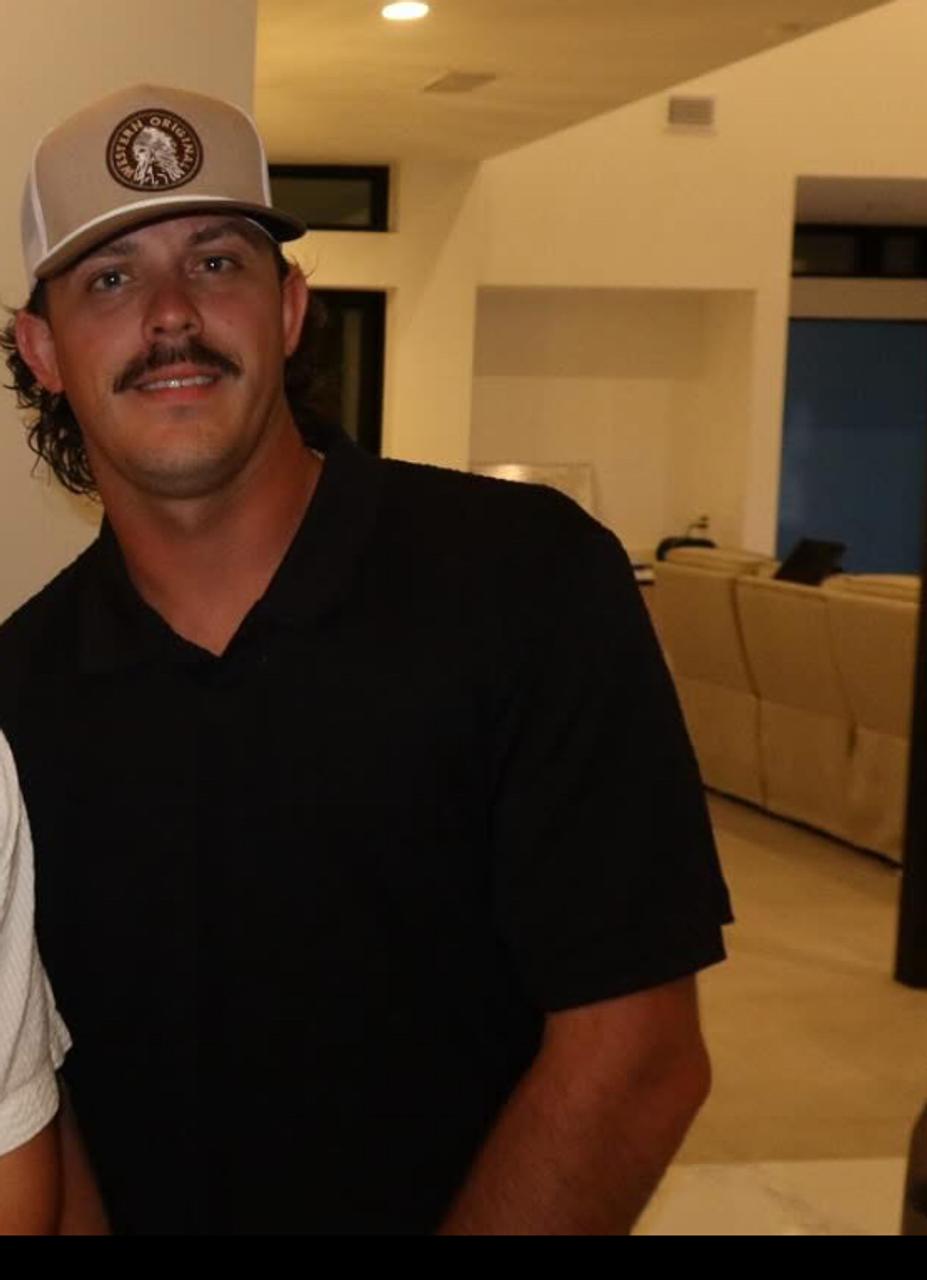 Profile photo 11 of 11