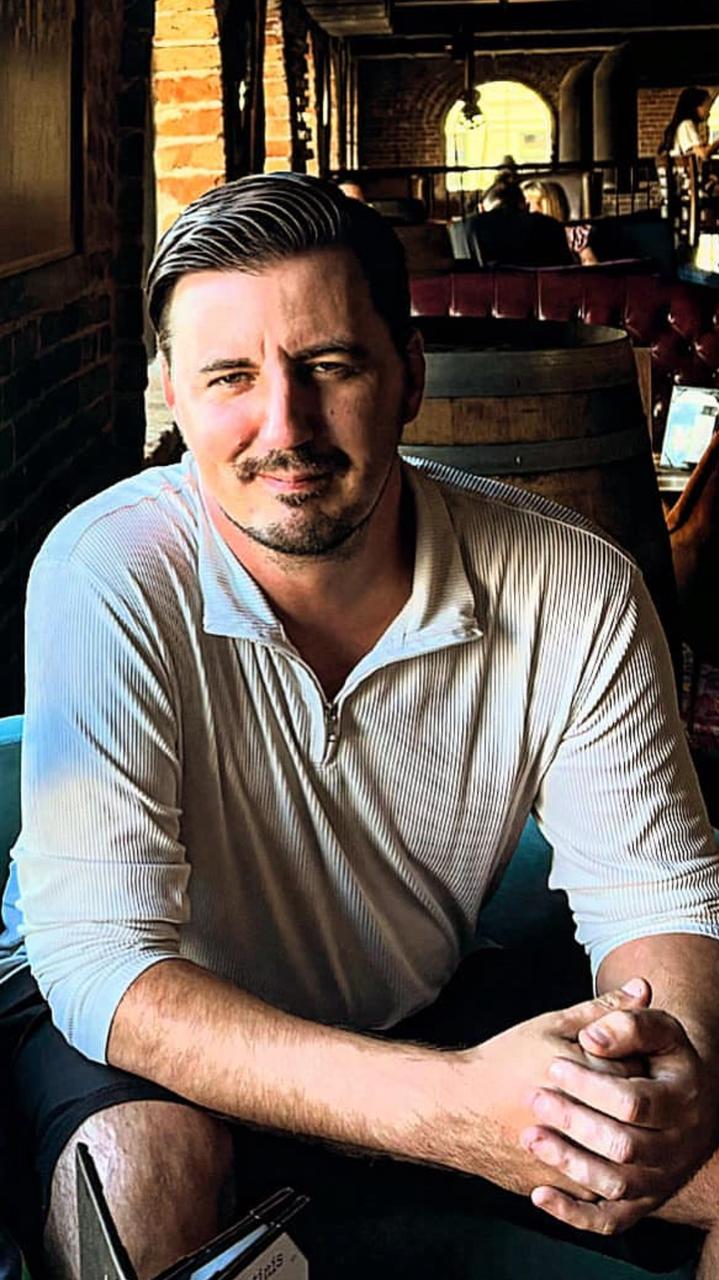 Profile photo 13 of 13