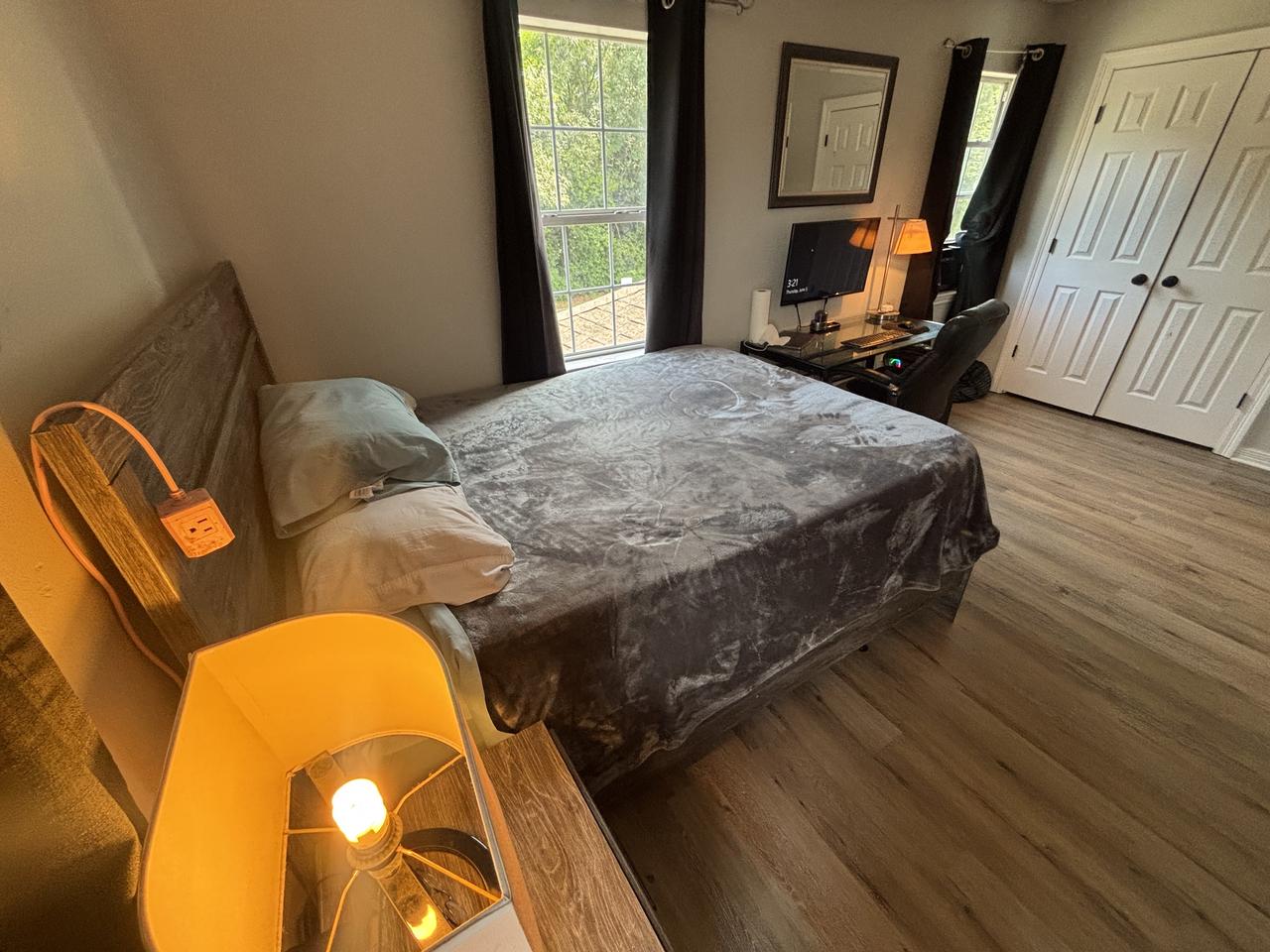 Profile photo 9 of 13