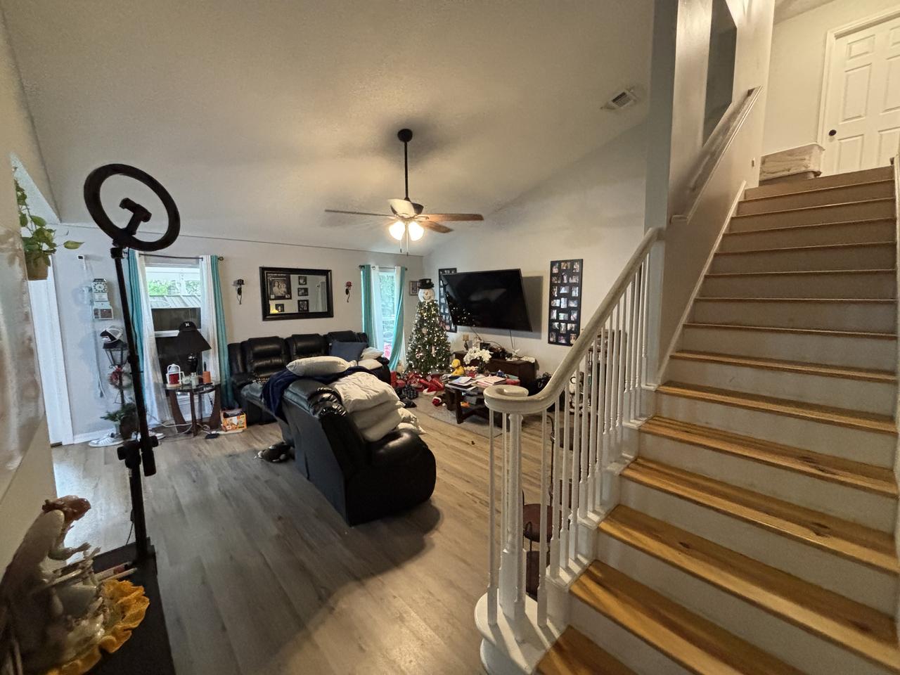 Profile photo 7 of 13