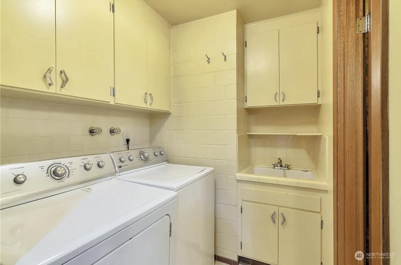 Profile photo 8 of 10