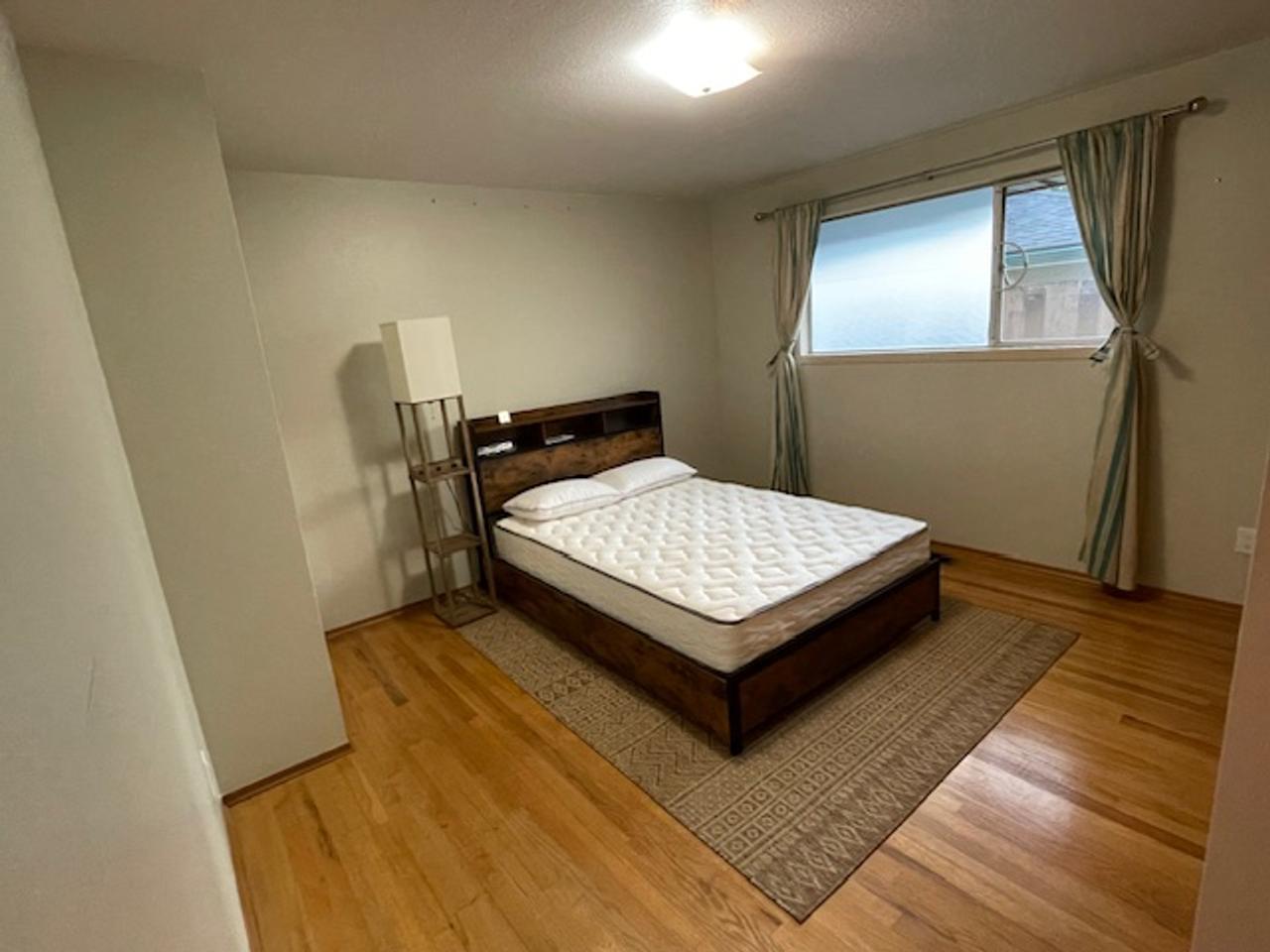 Profile photo 1 of 10