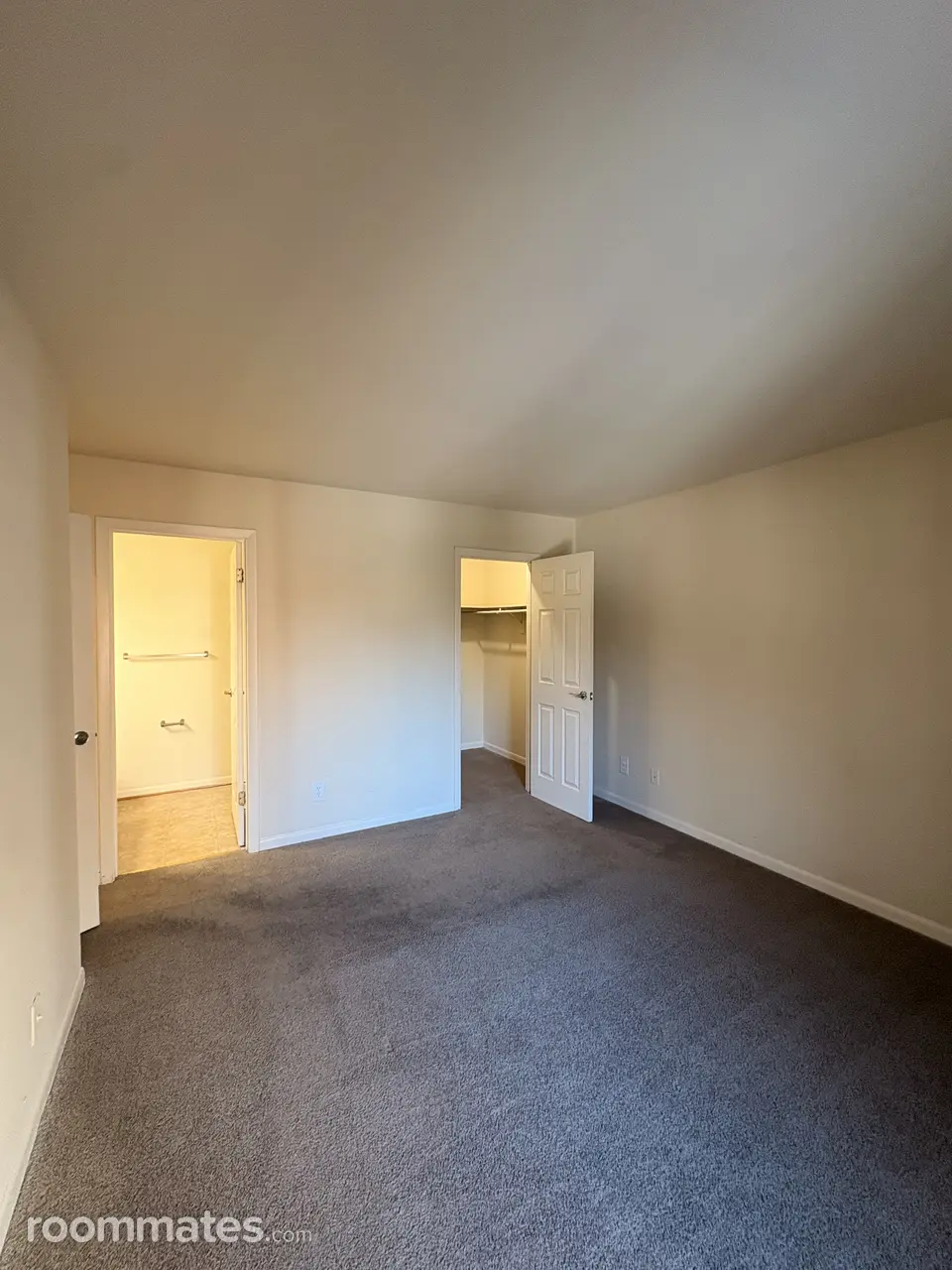 Profile photo 7 of 14