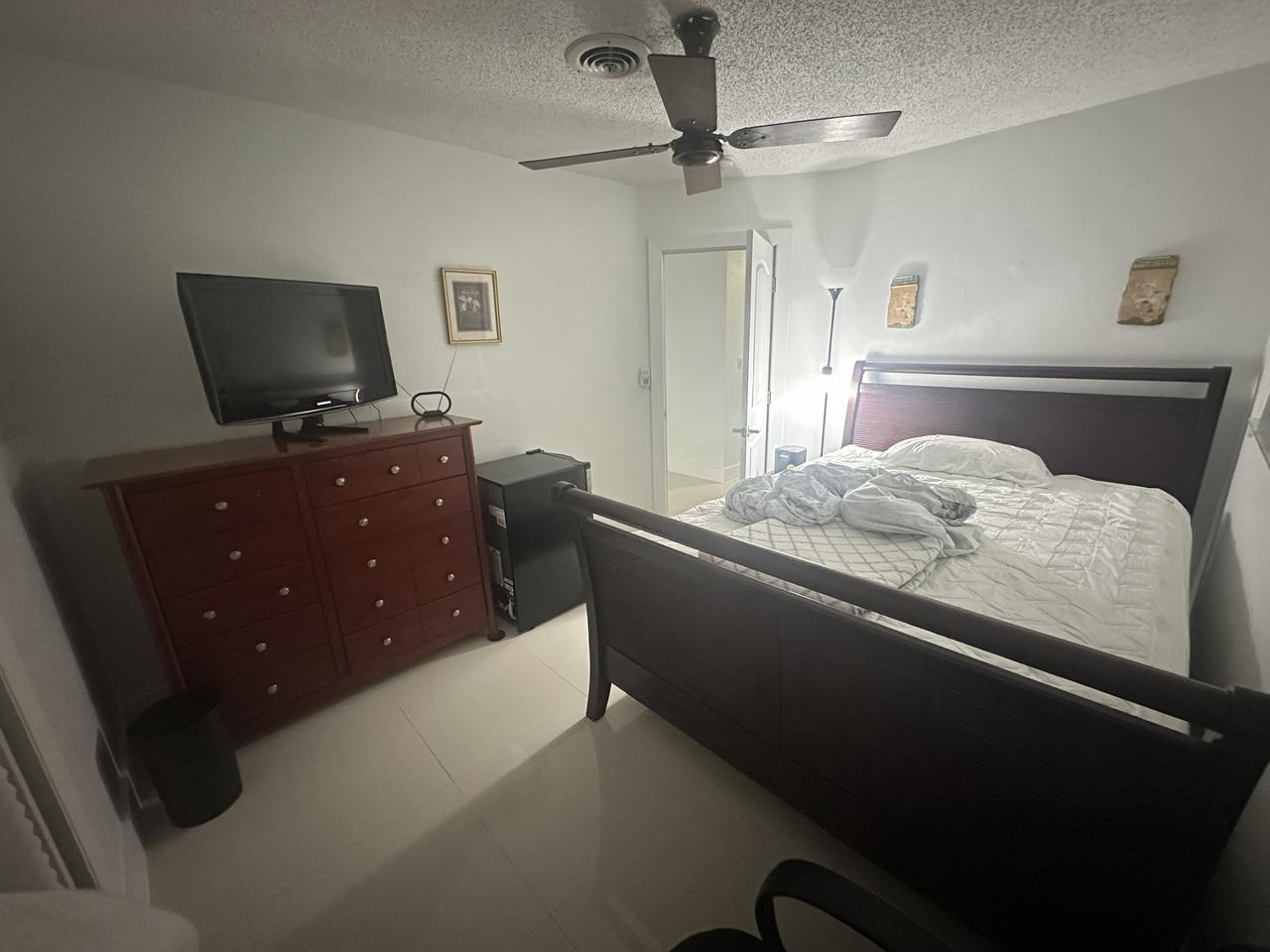 Profile photo 2 of 4