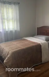 Room for rent in West Hartford, CT $800, house