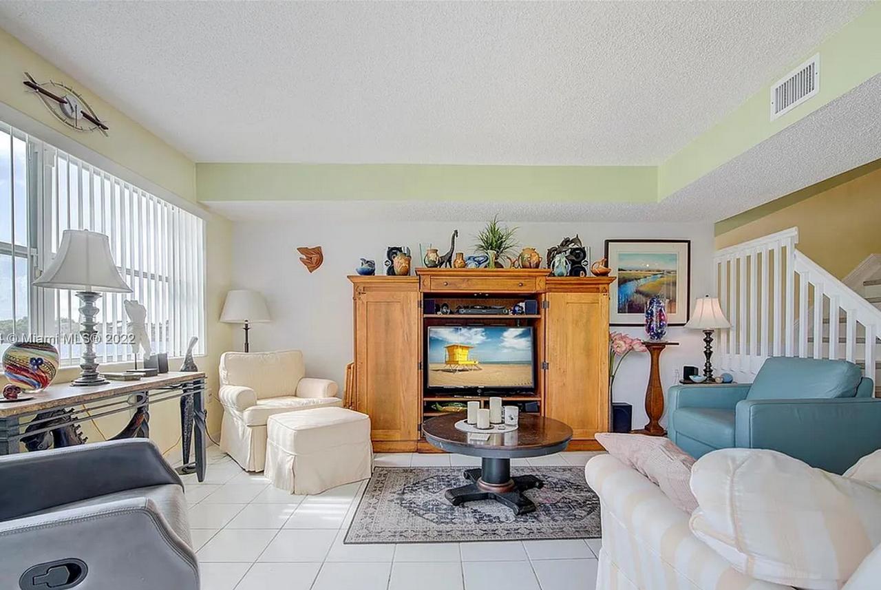 Profile photo 4 of 6