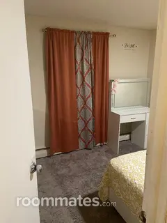 Room for rent in East Hartford, CT $800, house