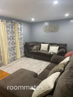 Room for rent in East Hartford, CT $800, house