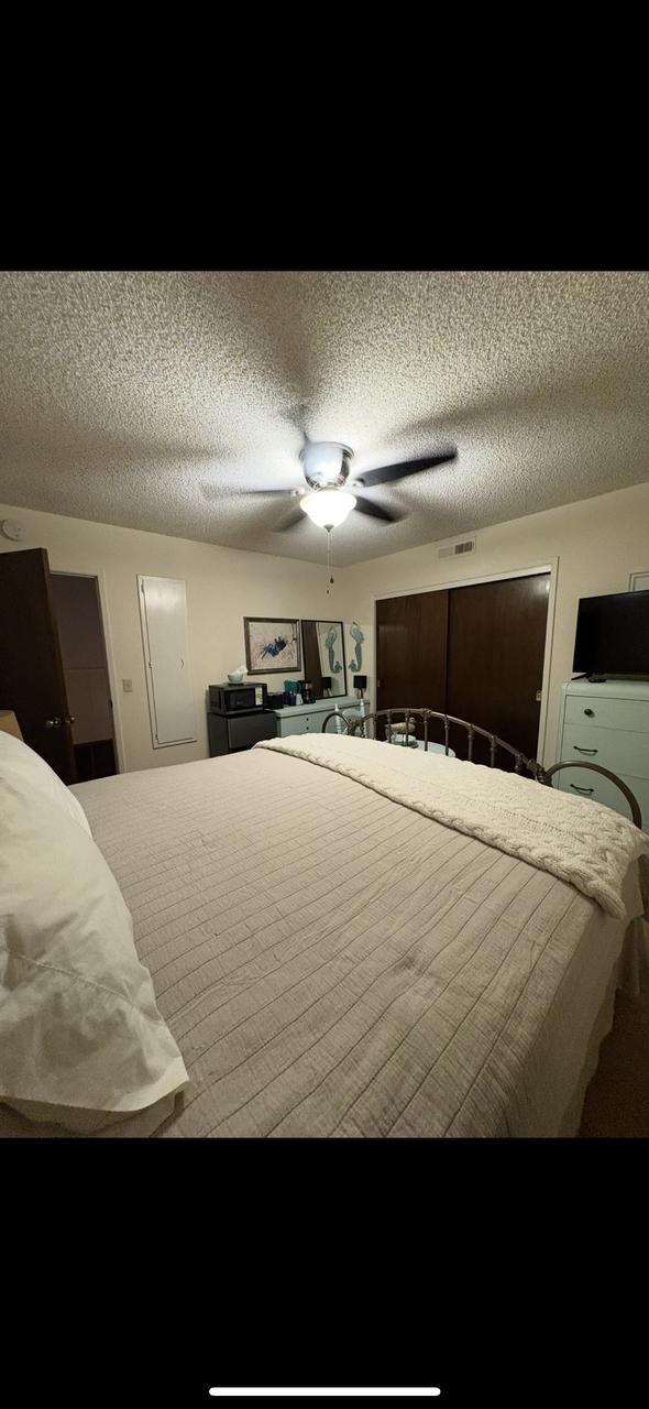 Profile photo 3 of 4