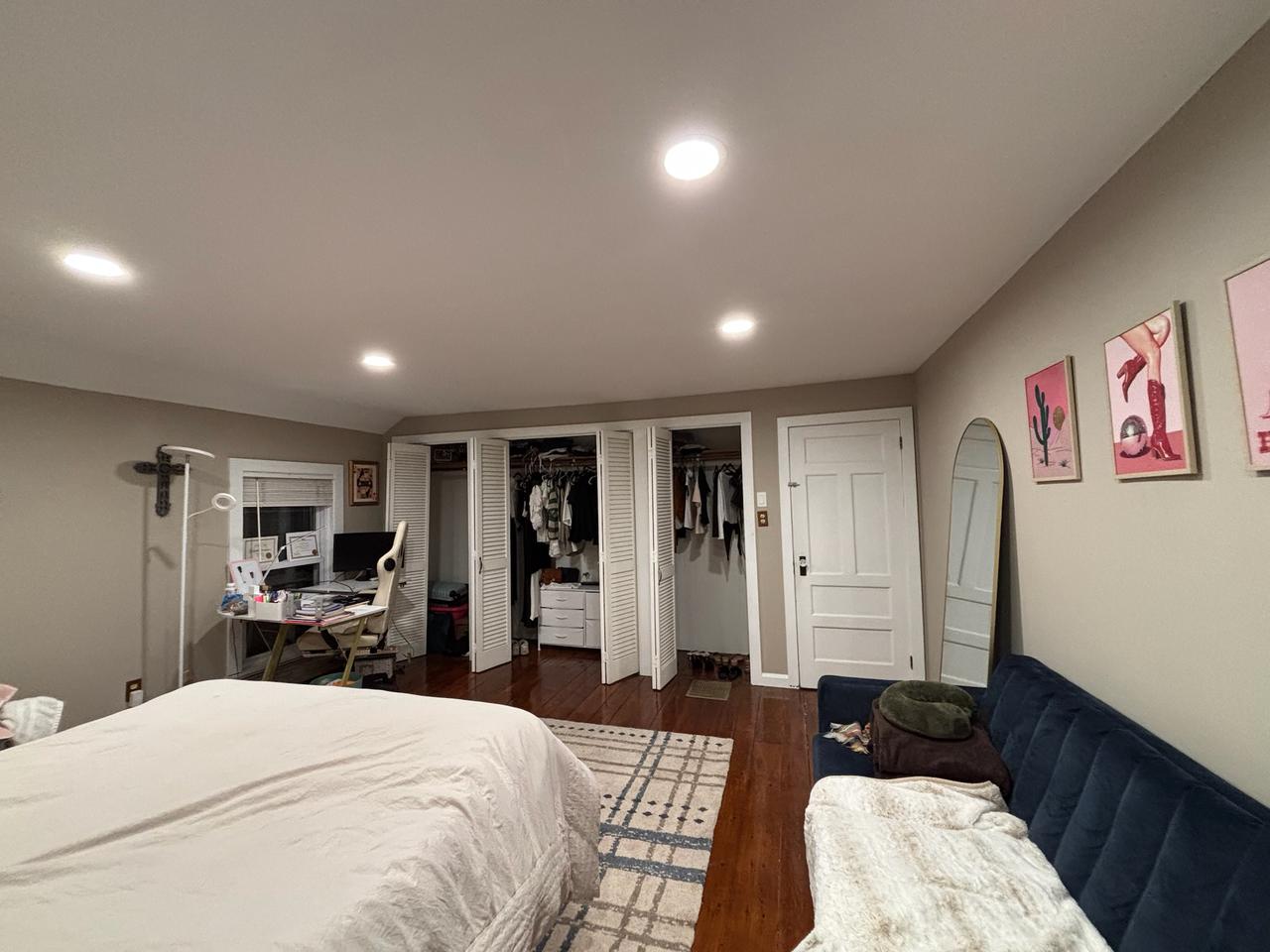 Profile photo 2 of 8